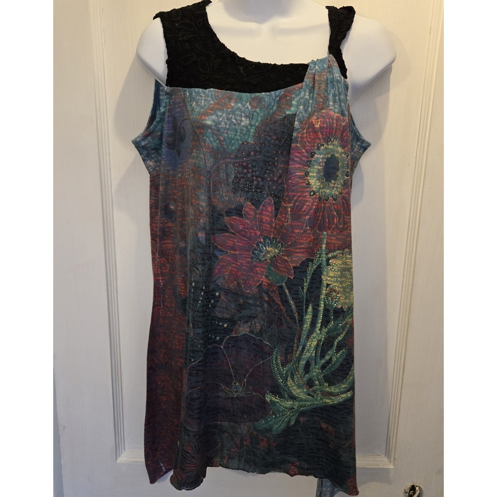 New Directions Black Crocketed  top with flowing Tropical Print on Bottom‎ Large